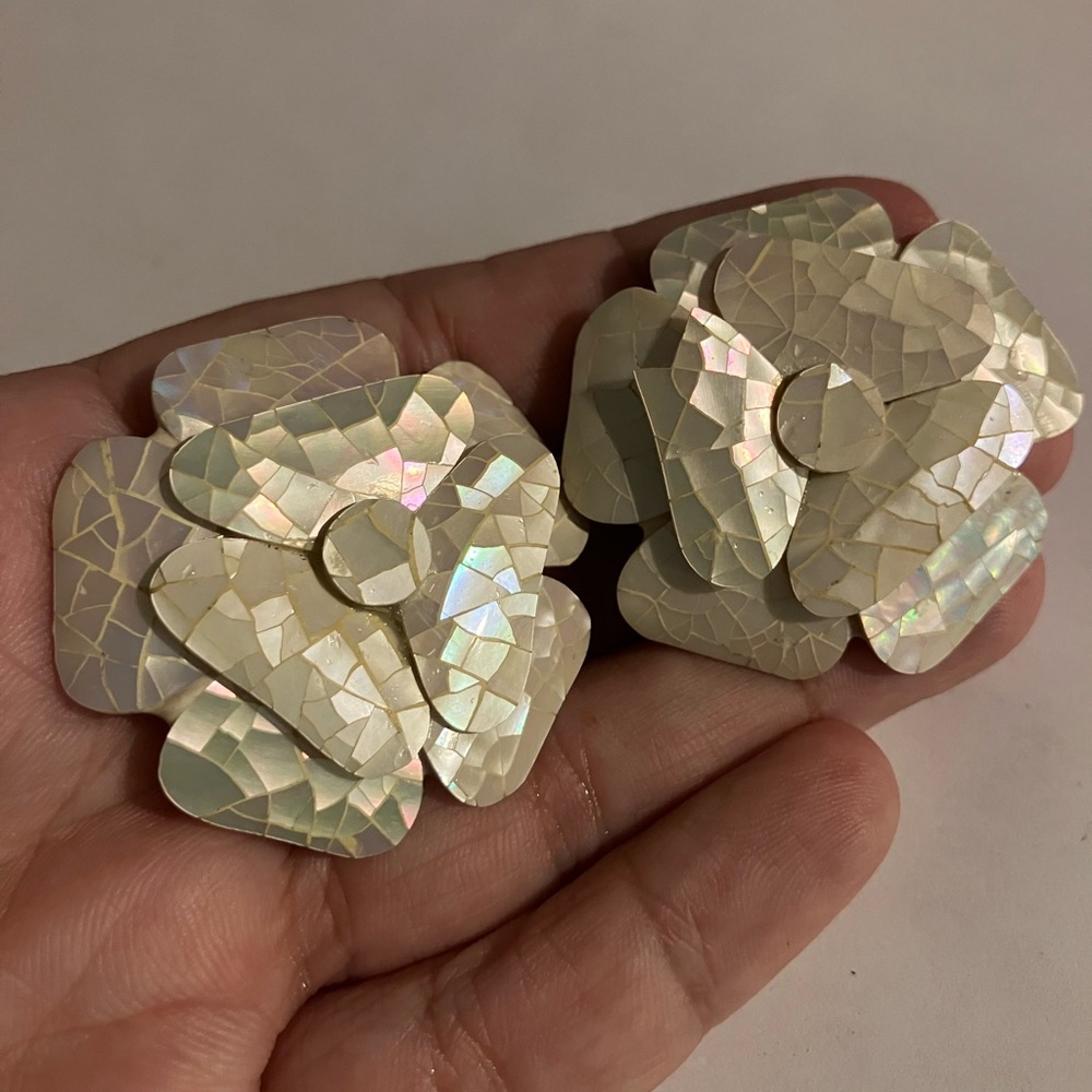 Vintage Mother of Pearl Mosaic Flower Clip-On earrings